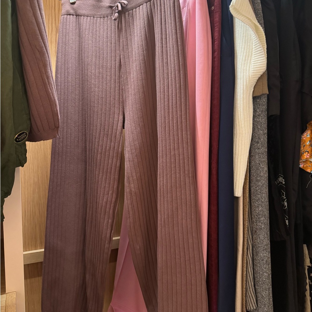 Chic Ribbed Two Piece Set - Picture 6 of 6